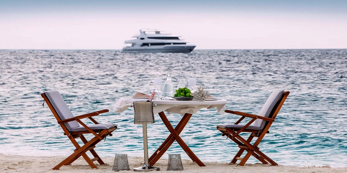 Аренда 31 метровой мега яхты Alice на Мальдивах - всё включено